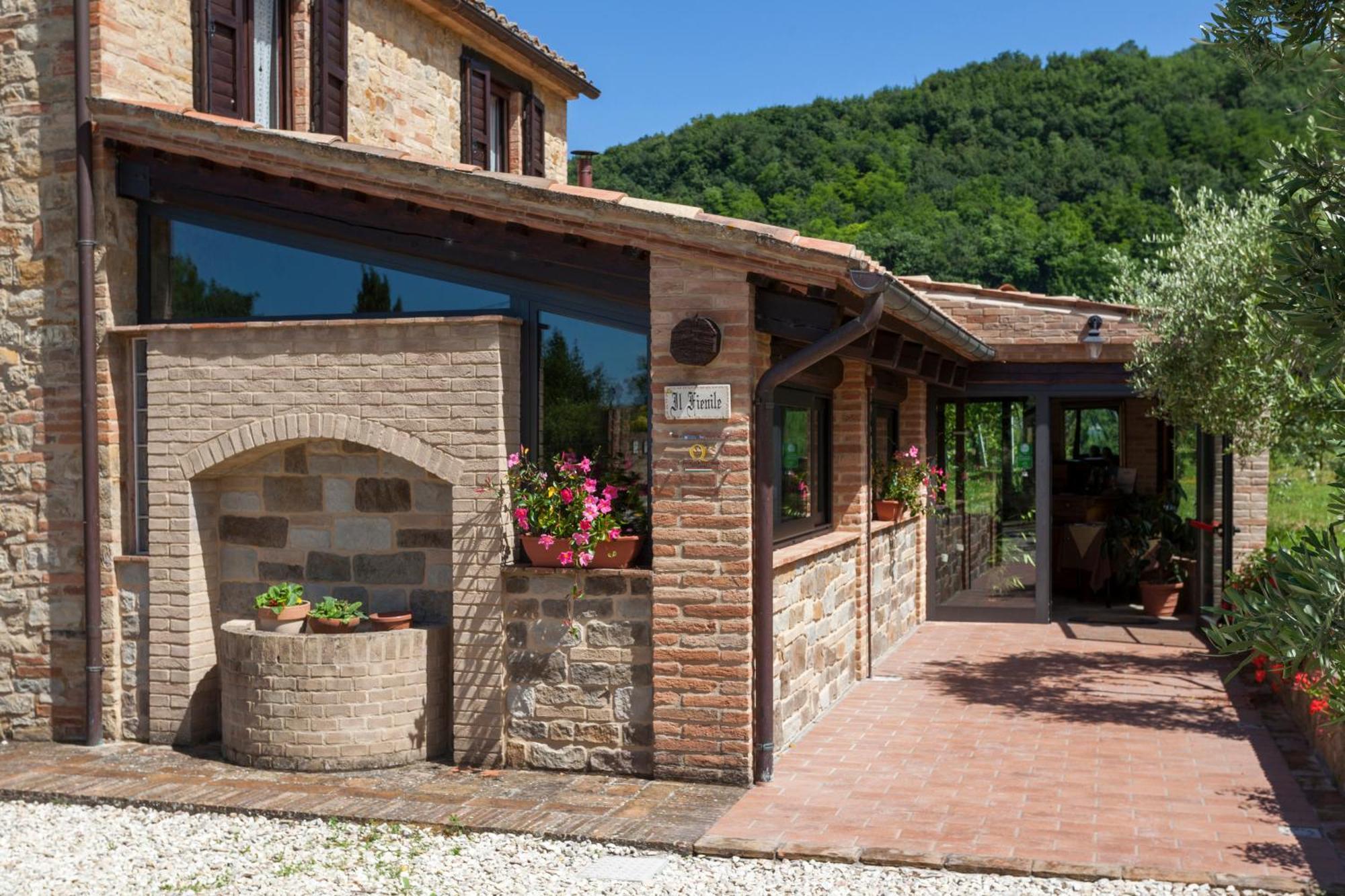 Agriturismo Tre Querce Penna San Giovanni Eksteriør bilde